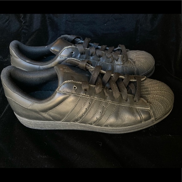 Men’s Adidas sneakers - Picture 1 of 6
